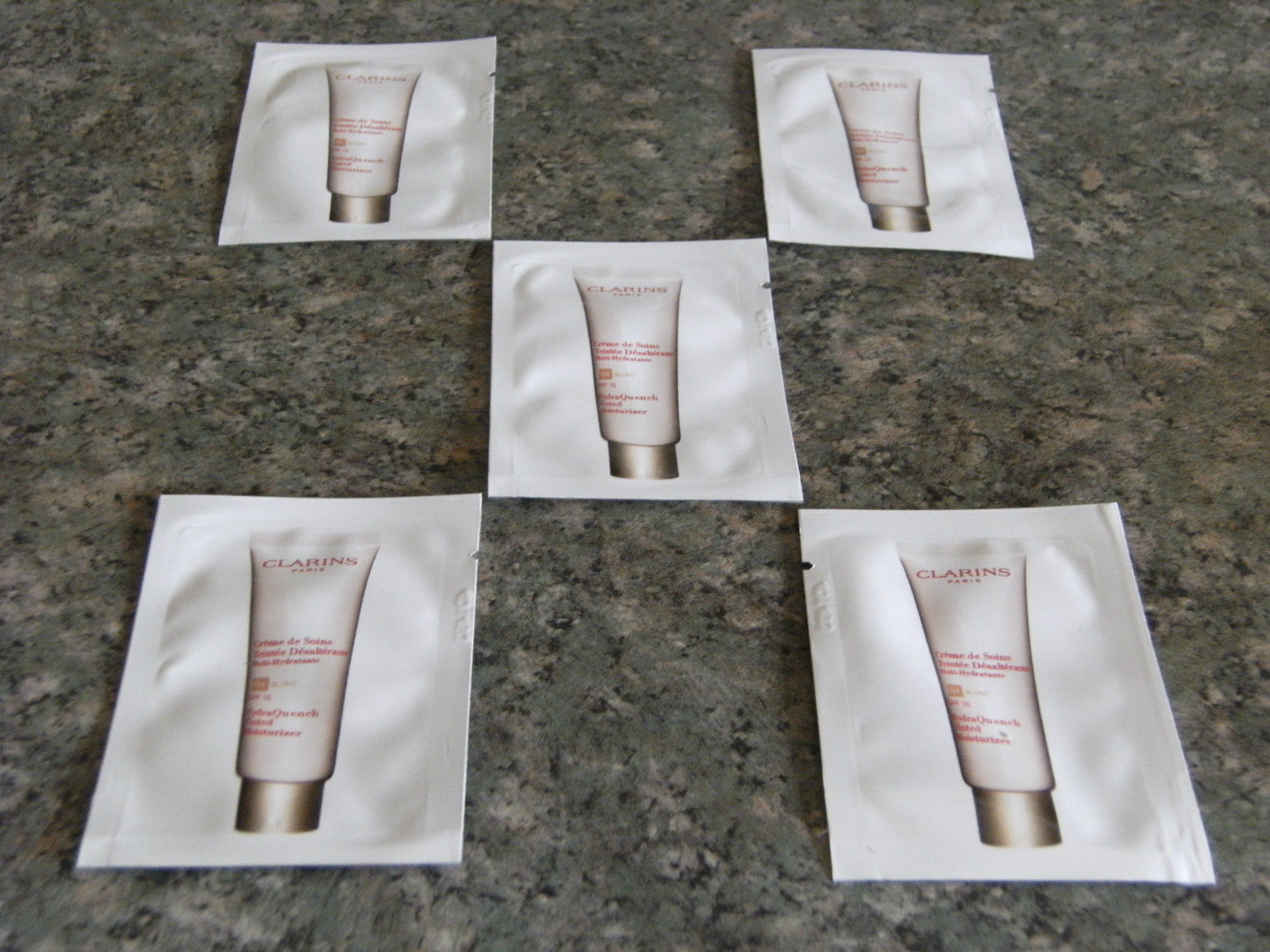 Clarins-HydraQuench-Tinted-Moisturiser-Samples