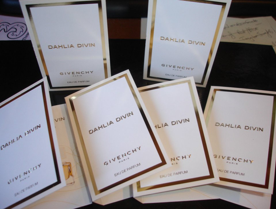 DAHLIA-DIVIN-GIVENCHY