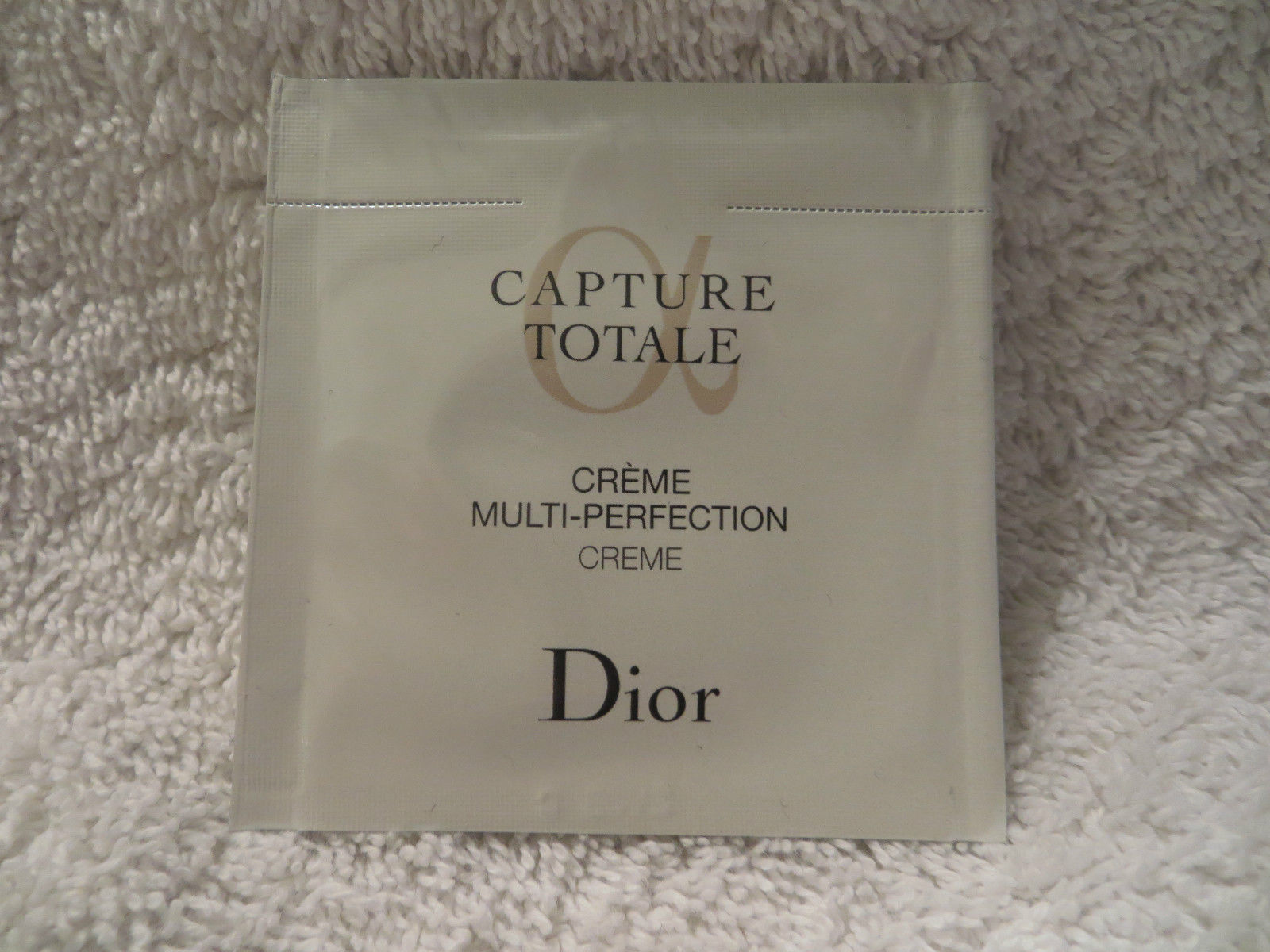 DIOR-CAPTURE-TOTALE-MULTI-PERFECTION-CREME-samples