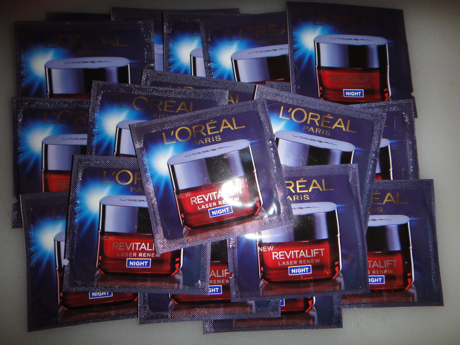 LOreal-Paris-New-Revitalift-Laser-Renew-Night-samples