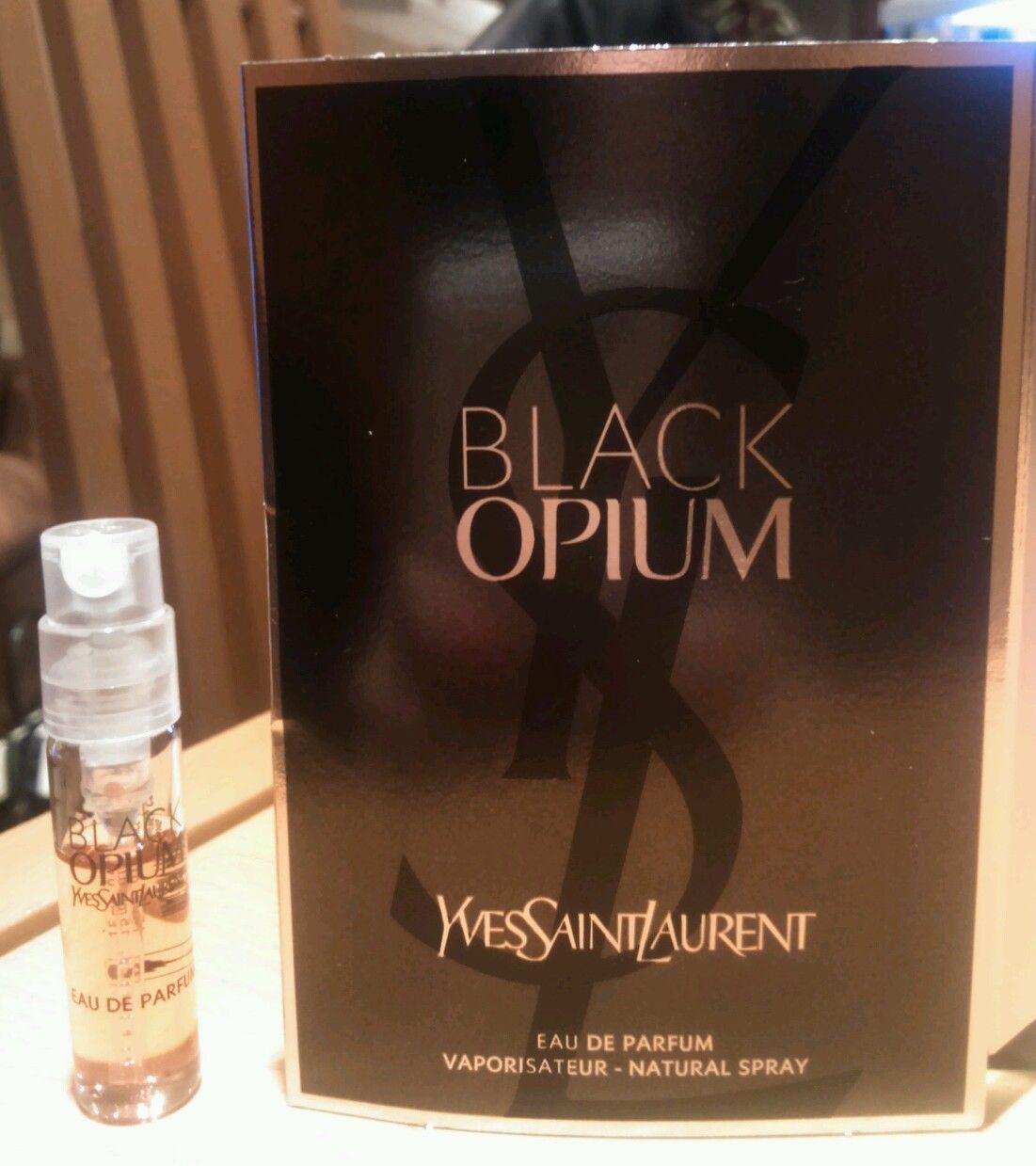 Yvessaintlaurent-Black-Opium-samples